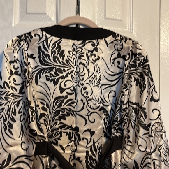 Motherhood Maternity 3/4 sleeve shirt size Small - Picture 6 of 8